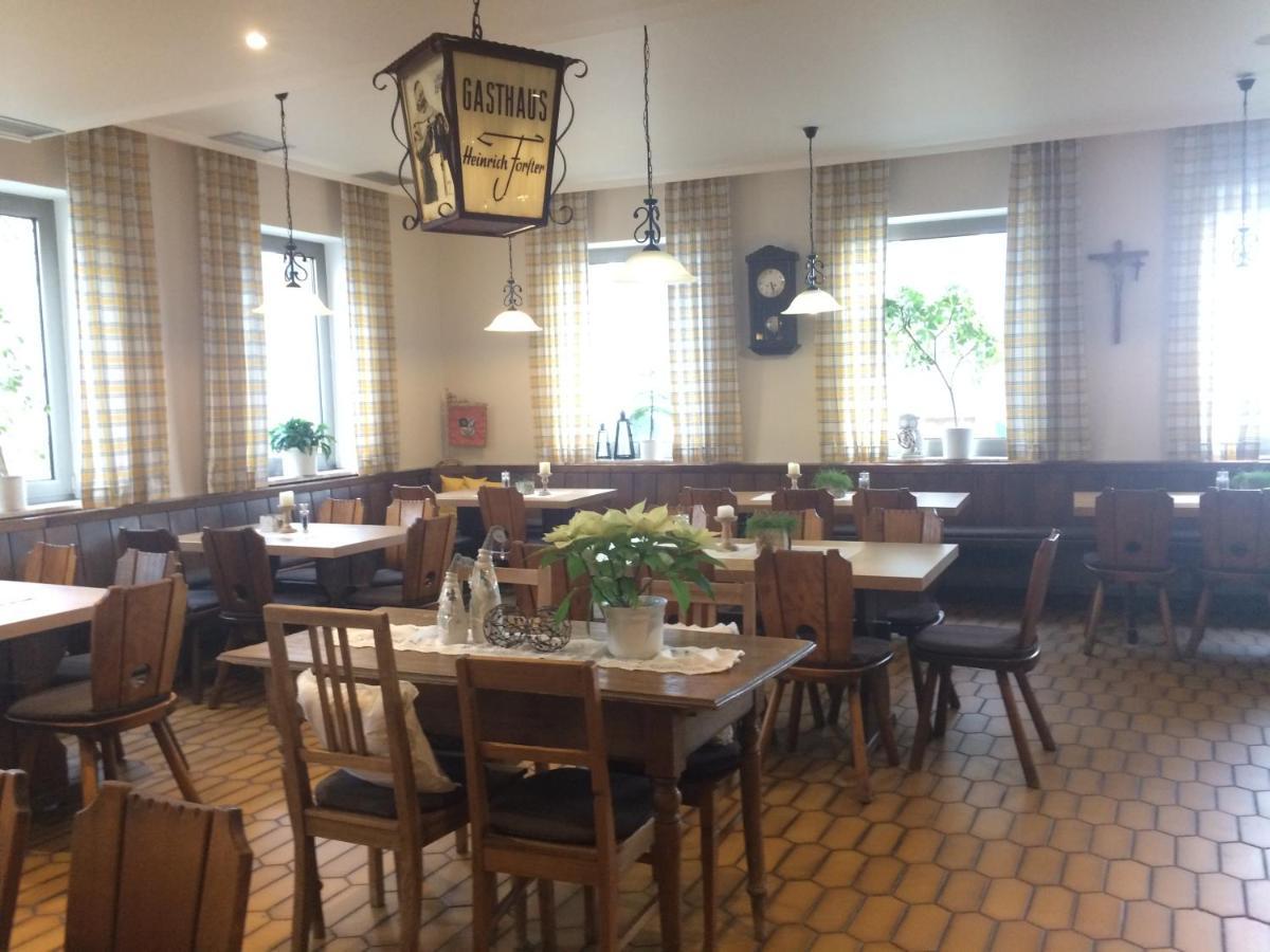 Landgasthof Zum Goldenen Loewen Moosbach  Buitenkant foto