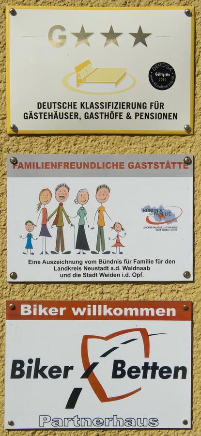 Landgasthof Zum Goldenen Loewen Moosbach  Buitenkant foto