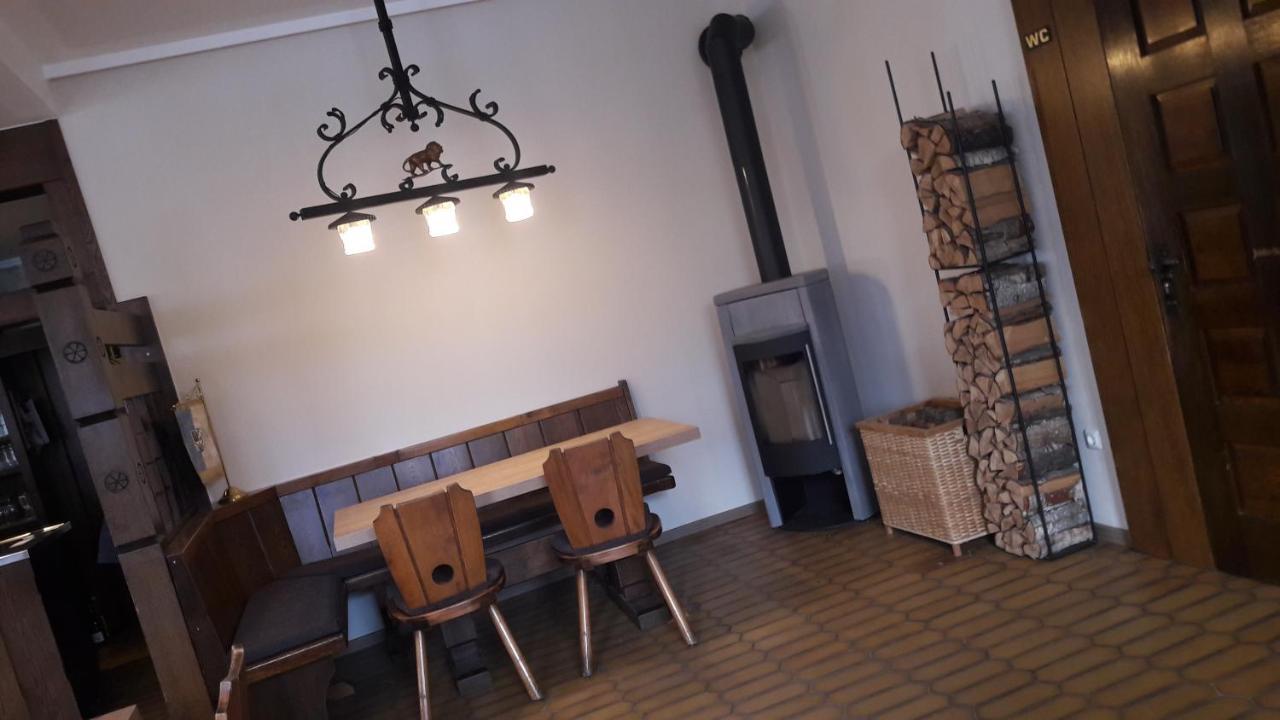 Landgasthof Zum Goldenen Loewen Moosbach  Buitenkant foto